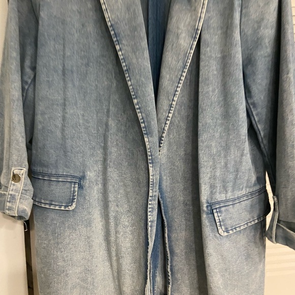 Entro large denim jacket Designed by Karl Lagerfeld - Picture 9 of 11